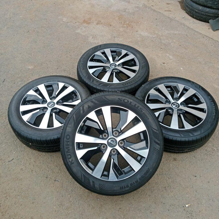 Product detail media - 2